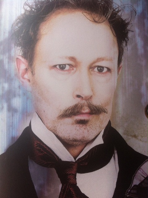 Lars Mikkelsen som Strindberg. Foto: Bjarne Stæhr. 