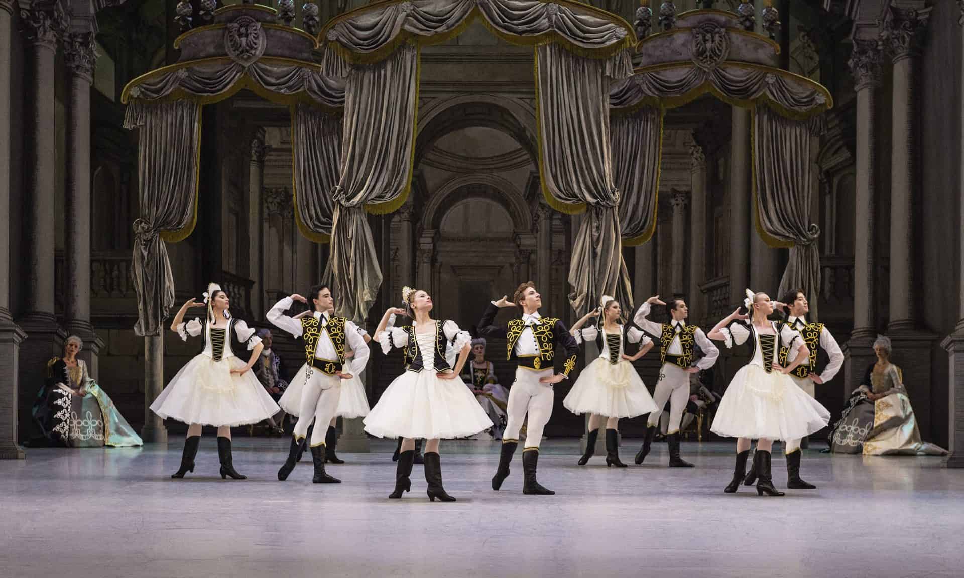 uanset Opera skammel Ballet de Luxe på Det Kongeliges Gamle Scene.